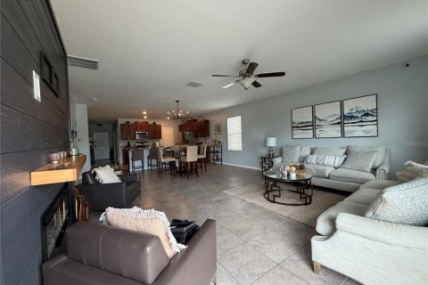 House in Dover, Florida 5 bedrooms, 273.97 sq.m. № 2403533 - photo 19