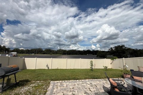 House in Dover, Florida 5 bedrooms, 273.97 sq.m. № 2403533 - photo 6