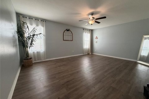 House in Dover, Florida 5 bedrooms, 273.97 sq.m. № 2403533 - photo 23