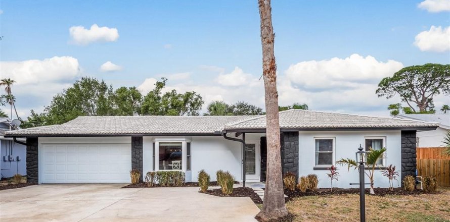 Casa en Dunedin, Florida 3 dormitorios, 156.91 m2 № 1827760