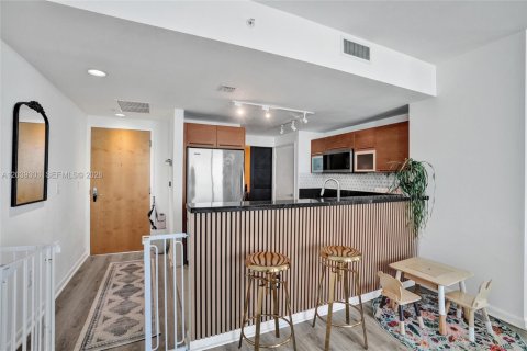 Condominio en venta en Miami, Florida, 2 dormitorios, 126.63 m2 № 2244157 - foto 4