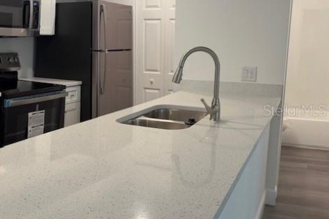 Снять в аренду кондоминиум в Киссимми, Флорида 3 комнаты, 61.32м2, № 2091447 - фото 6