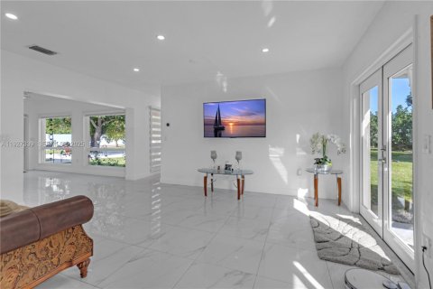 House in Homestead, Florida 4 bedrooms, 282.79 sq.m. № 2061634 - photo 30