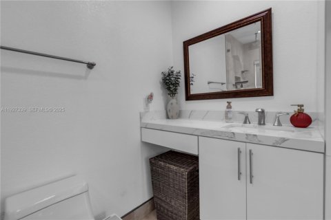 House in Homestead, Florida 4 bedrooms, 282.79 sq.m. № 2061634 - photo 9