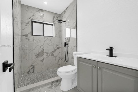 House in Miami, Florida 3 bedrooms, 99.13 sq.m. № 2045888 - photo 17