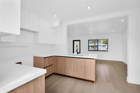 House in Miami, Florida 3 bedrooms, 99.13 sq.m. № 2045888 - photo 26