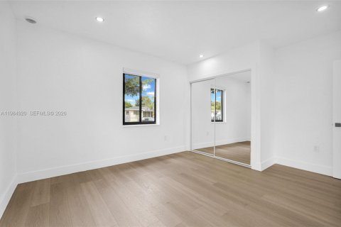 House in Miami, Florida 3 bedrooms, 99.13 sq.m. № 2045888 - photo 22