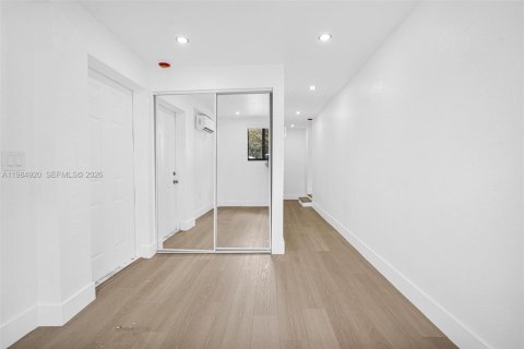 House in Miami, Florida 3 bedrooms, 99.13 sq.m. № 2045888 - photo 30