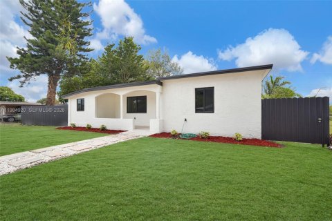 House in Miami, Florida 3 bedrooms, 99.13 sq.m. № 2045888