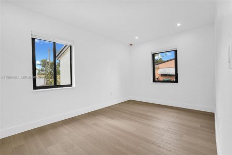 House in Miami, Florida 3 bedrooms, 99.13 sq.m. № 2045888 - photo 19