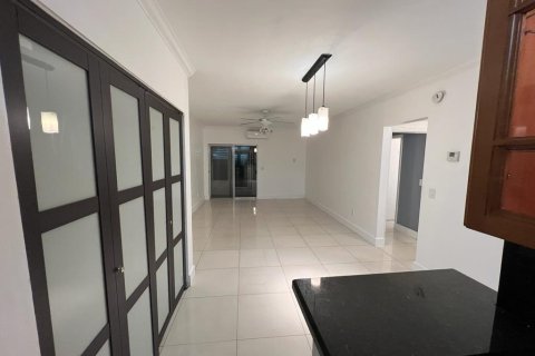 Condominio en alquiler en North Miami, Florida, 2 dormitorios, 82.68 m2 № 2190865 - foto 4