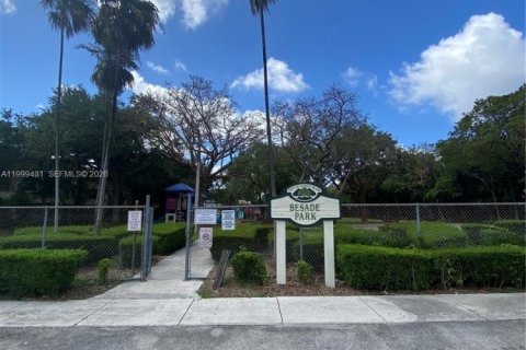 Condo in North Miami, Florida, 1 bedroom  № 2145937 - photo 20