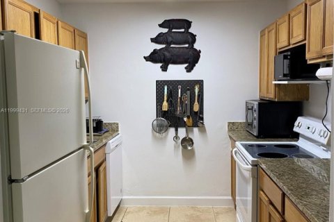 Condo in North Miami, Florida, 1 bedroom  № 2145937 - photo 8