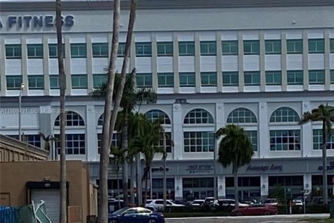 Condo in North Miami, Florida, 1 bedroom  № 2145937 - photo 28