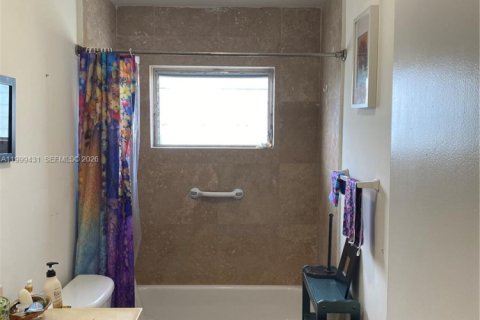 Condo in North Miami, Florida, 1 bedroom  № 2145937 - photo 15