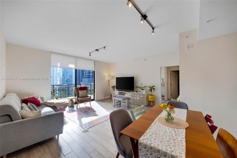 Condominio en venta en Miami, Florida, 3 dormitorios, 133.59 m2 № 1888834 - foto 1