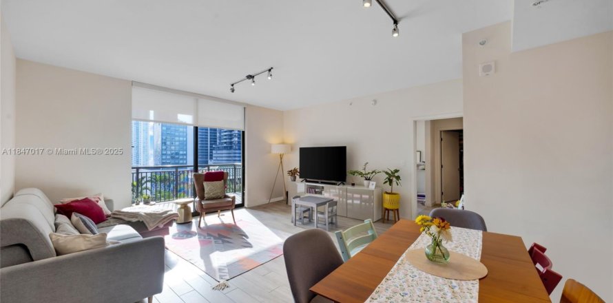 Condominio en Miami, Florida, 3 dormitorios  № 1888834
