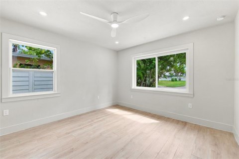 Villa ou maison à louer à Saint Petersburg, Floride: 3 chambres, 122.63 m2 № 2376743 - photo 15