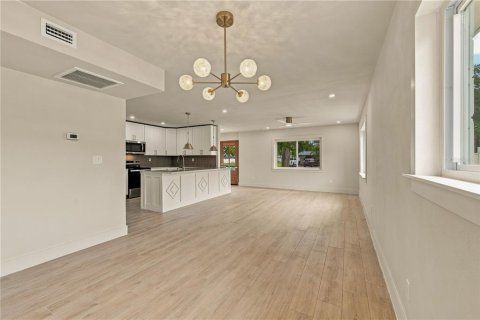Villa ou maison à louer à Saint Petersburg, Floride: 3 chambres, 122.63 m2 № 2376743 - photo 11