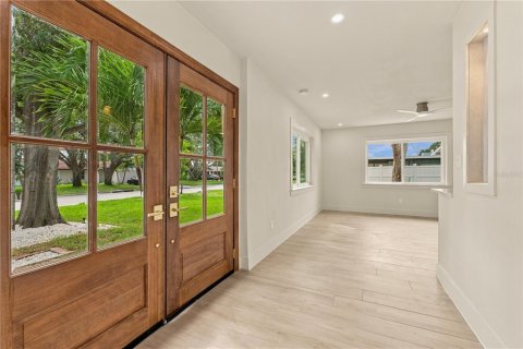 Villa ou maison à louer à Saint Petersburg, Floride: 3 chambres, 122.63 m2 № 2376743 - photo 4