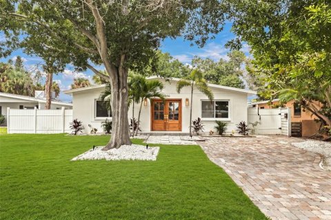 Villa ou maison à louer à Saint Petersburg, Floride: 3 chambres, 122.63 m2 № 2376743 - photo 2