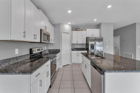 Villa ou maison à vendre à Bartow, Floride: 4 chambres, 179.86 m2 № 2423757 - photo 4