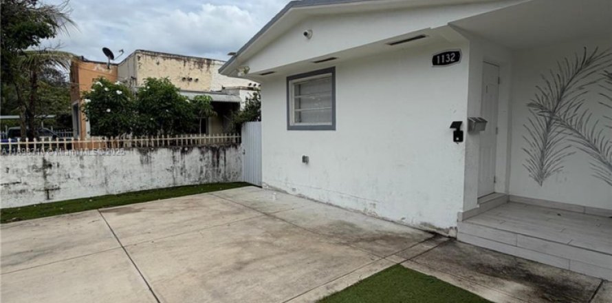 Casa en Miami, Florida 2 dormitorios, 149.76 m2 № 2081589