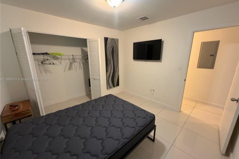 Casa en alquiler en Miami, Florida, 2 dormitorios, 149.76 m2 № 2081589 - foto 5