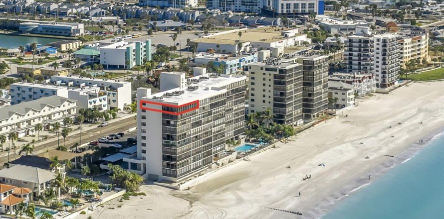 Condo à Madeira Beach, Floride, 3 chambres № 2408086