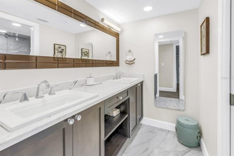 Copropriété à vendre à Madeira Beach, Floride: 3 chambres, 160.26 m2 № 2408086 - photo 11