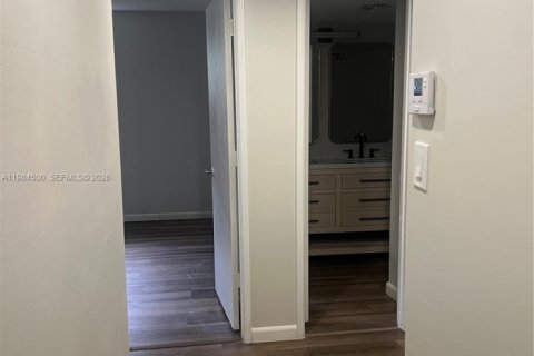 Copropriété à vendre à Oakland Park, Floride: 2 chambres, 99.41 m2 № 2153998 - photo 11