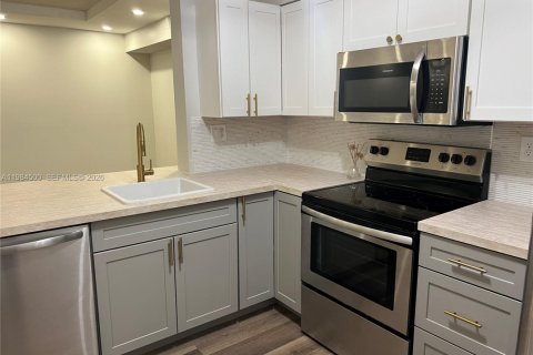Copropriété à vendre à Oakland Park, Floride: 2 chambres, 99.41 m2 № 2153998 - photo 3