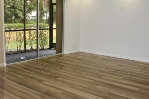Copropriété à vendre à Oakland Park, Floride: 2 chambres, 99.41 m2 № 2153998 - photo 6