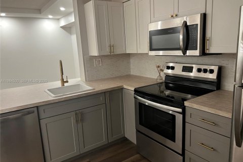 Copropriété à vendre à Oakland Park, Floride: 2 chambres, 99.41 m2 № 2153998 - photo 4