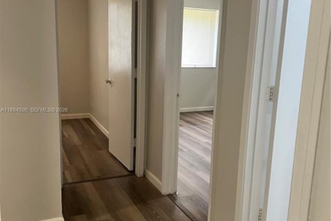 Copropriété à vendre à Oakland Park, Floride: 2 chambres, 99.41 m2 № 2153998 - photo 21