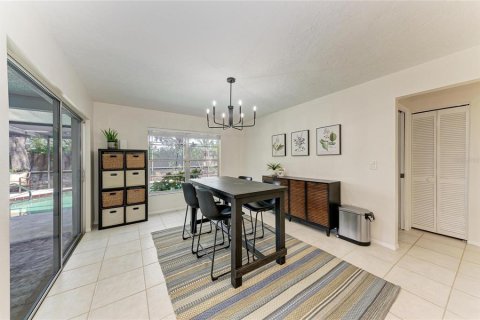 Villa ou maison à vendre à Sarasota, Floride: 3 chambres, 133.5 m2 № 2226465 - photo 8