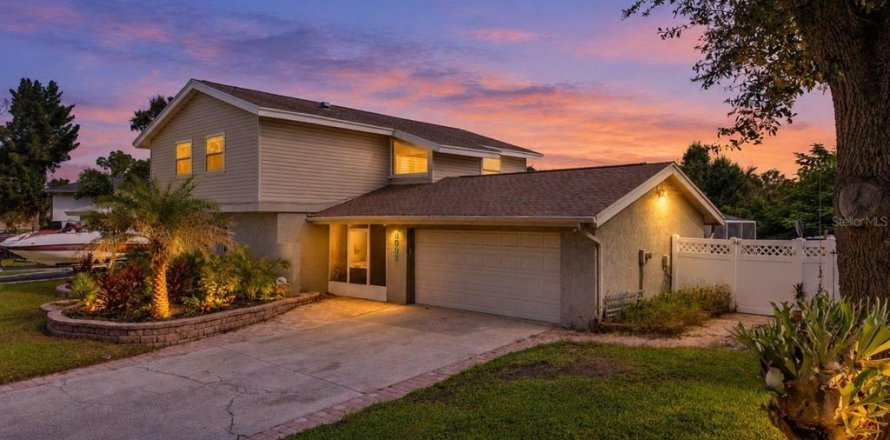 Casa en Palm Harbor, Florida 3 dormitorios, 187.48 m2 № 2386206