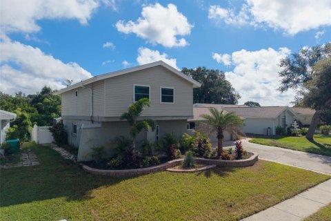 Casa en venta en Palm Harbor, Florida, 3 dormitorios, 187.48 m2 № 2386206 - foto 8