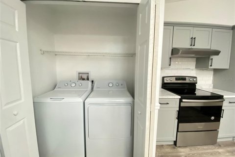 Casa en alquiler en Orlando, Florida, 4 dormitorios, 131.55 m2 № 2231357 - foto 4