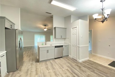 Casa en alquiler en Orlando, Florida, 4 dormitorios, 131.55 m2 № 2231357 - foto 5