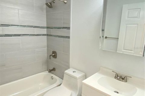 Casa en alquiler en Orlando, Florida, 4 dormitorios, 131.55 m2 № 2231357 - foto 15