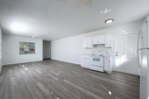 Commercial property in Saint Petersburg, Florida 4 bedrooms, 170.1 sq.m. № 2092998 - photo 7