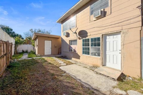 Commercial property in Saint Petersburg, Florida 4 bedrooms, 170.1 sq.m. № 2092998 - photo 18