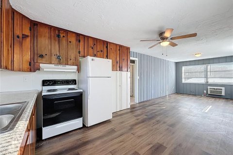 Commercial property in Saint Petersburg, Florida 4 bedrooms, 170.1 sq.m. № 2092998 - photo 27