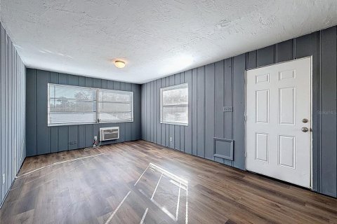 Commercial property in Saint Petersburg, Florida 4 bedrooms, 170.1 sq.m. № 2092998 - photo 28