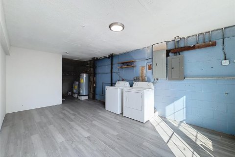 Commercial property in Saint Petersburg, Florida 4 bedrooms, 170.1 sq.m. № 2092998 - photo 16