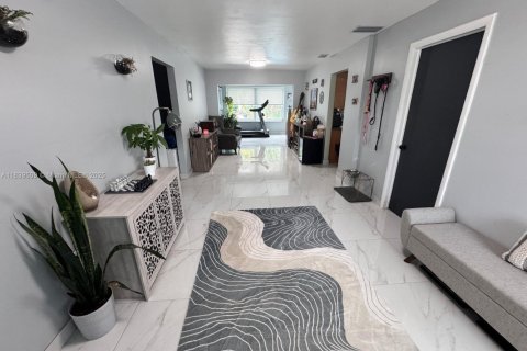 House in Sunrise, Florida 3 bedrooms, 143.81 sq.m. № 1828281 - photo 22