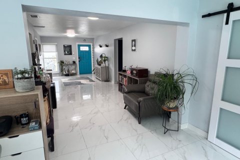 House in Sunrise, Florida 3 bedrooms, 143.81 sq.m. № 1828281 - photo 21