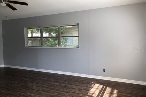 Casa en alquiler en Clermont, Florida, 4 dormitorios, 204.85 m2 № 1910503 - foto 4