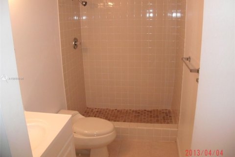 Condo in Lauderhill, Florida, 1 bedroom  № 1871372 - photo 12